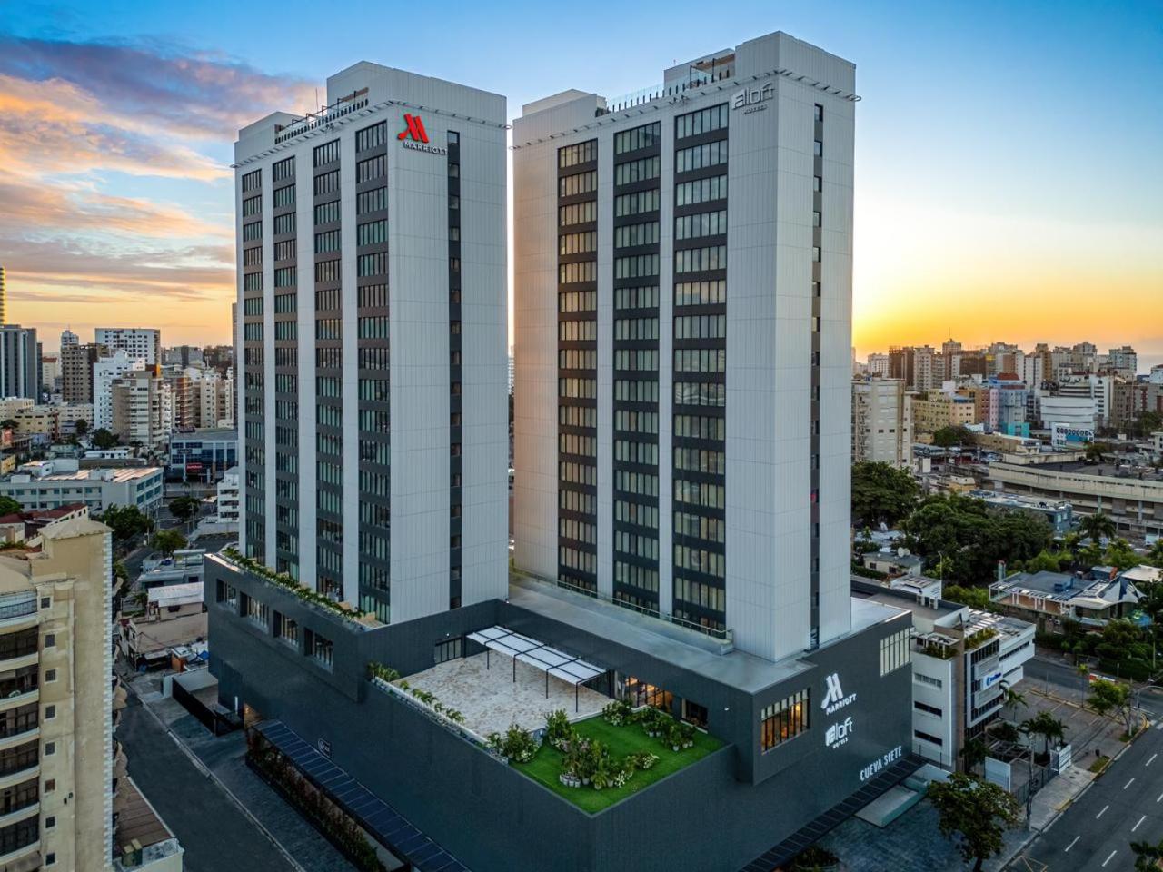 Aloft Santo Domingo Piantini Hotel Екстериор снимка