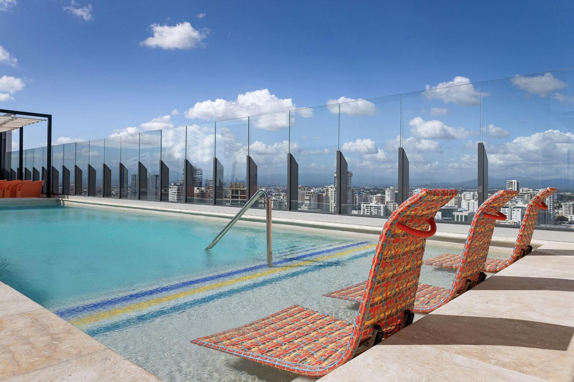 Aloft Santo Domingo Piantini Hotel Екстериор снимка