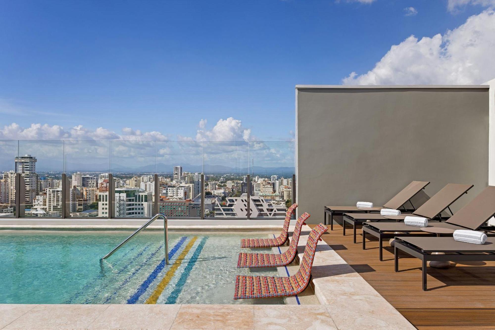 Aloft Santo Domingo Piantini Hotel Екстериор снимка