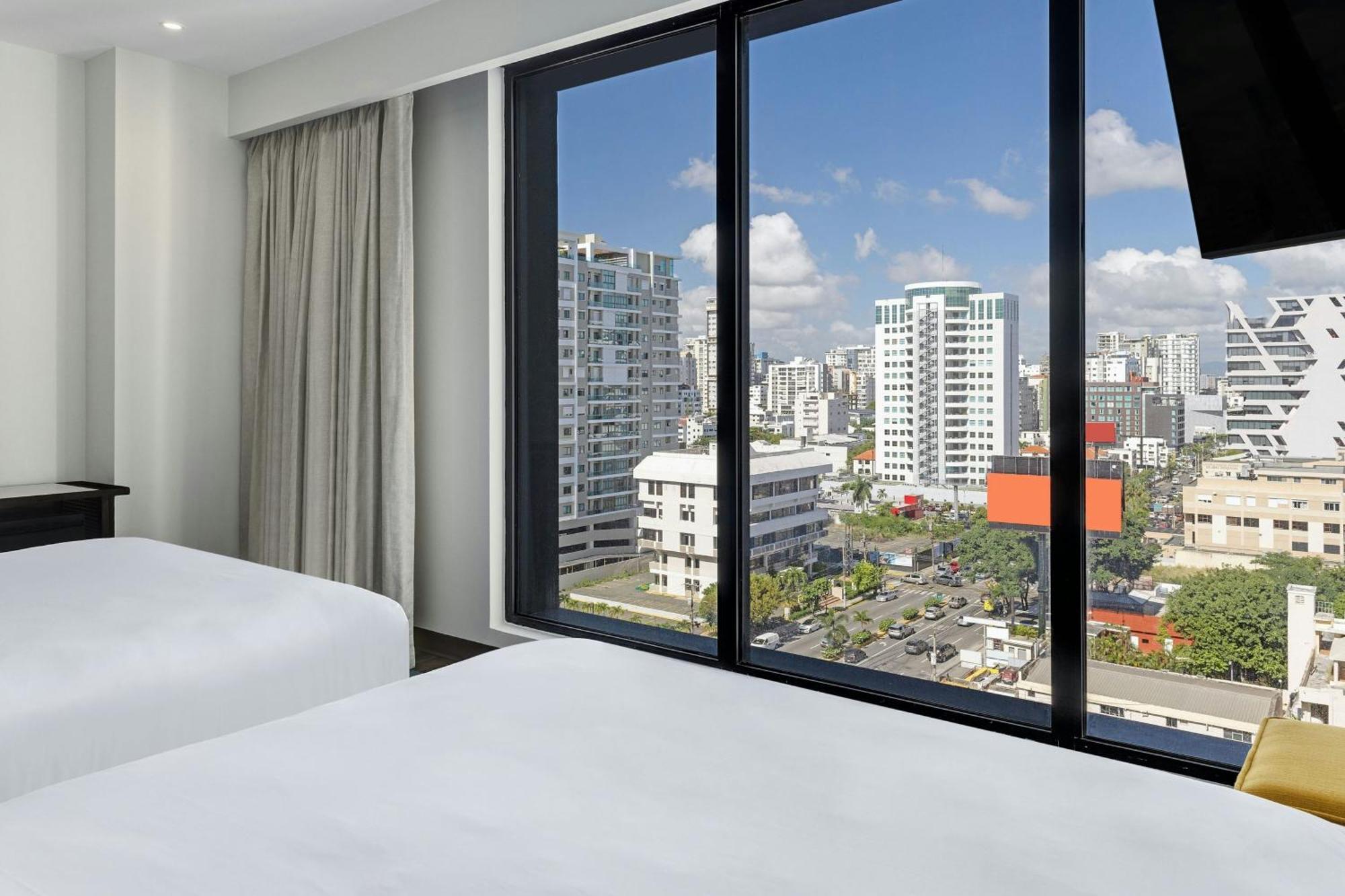 Aloft Santo Domingo Piantini Hotel Екстериор снимка