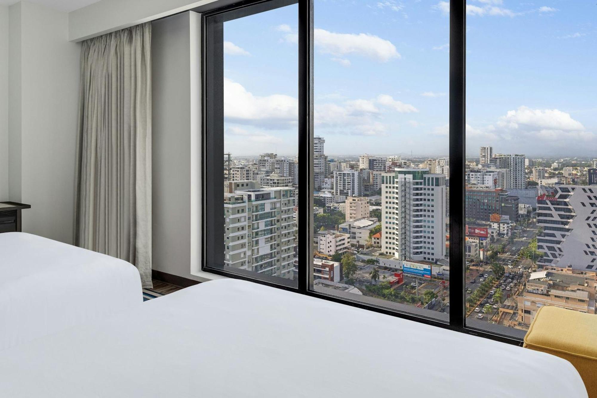 Aloft Santo Domingo Piantini Hotel Екстериор снимка
